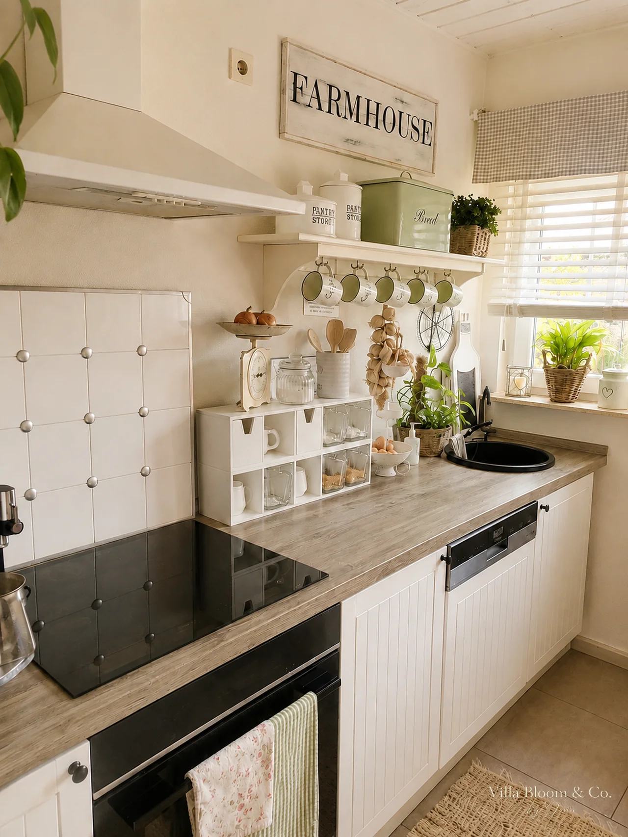Country kitchen with farmhouse sign